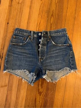 Levi’s 501 Cutoff Denim Shorts W26 High Rise Button Fly Raw Hem Medium Wash